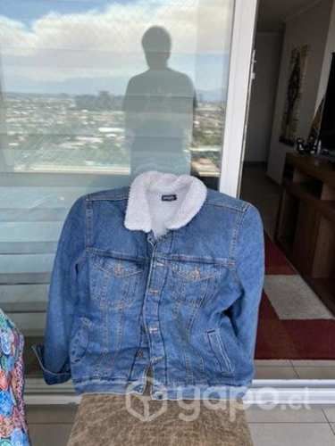 Chaqueta de mezclilla con chiporro