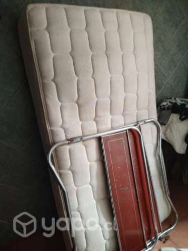 Cama, plaza1/2 con colchon y ropa de cama