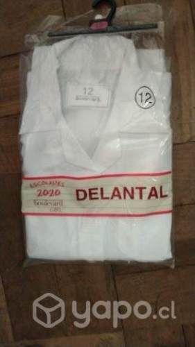 Delantal de colegio blanco nuevo