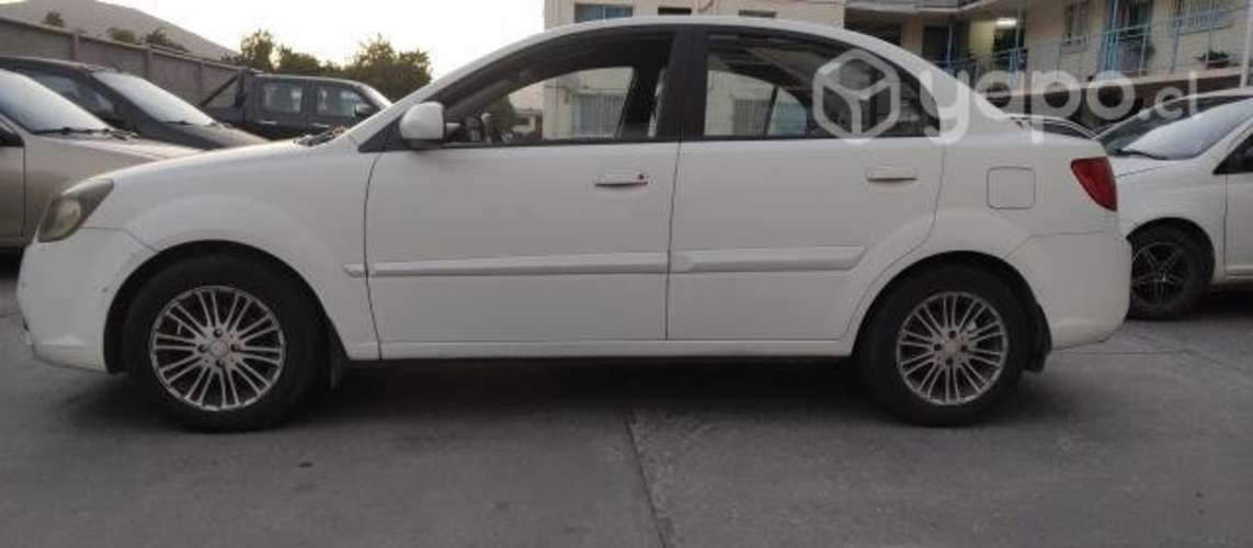 Kia motors rio 2010