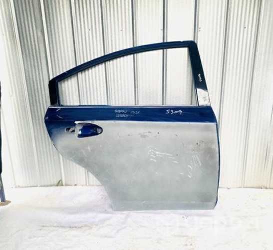 Puerta trasera subaru legacy