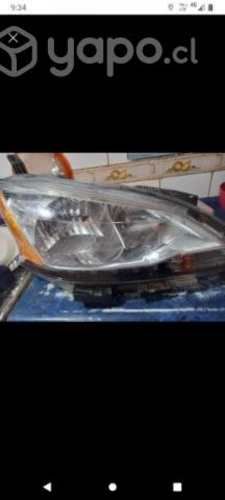 Foco derecho Nissan Sentra del año 2010 al 2019