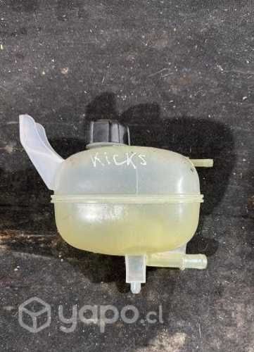 Depósito agua radiador Nissan kicks 2022