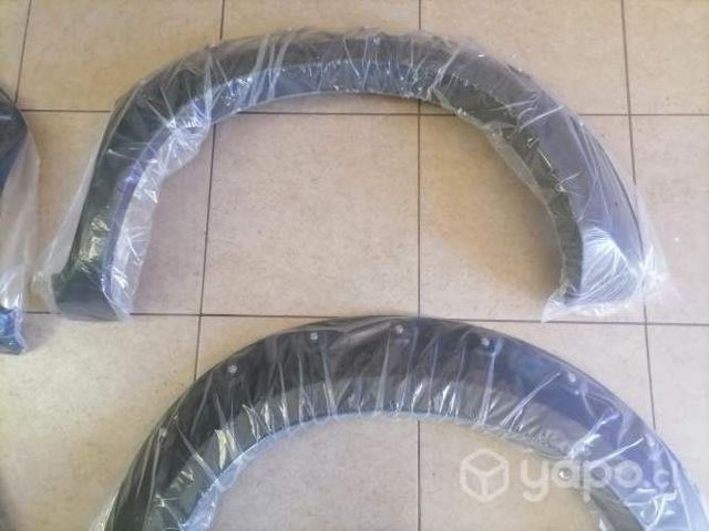 Extensiones militar Toyota hilux