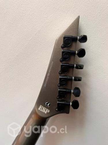 Guitarra eléctrica LTD Ex 50 plateada explorer