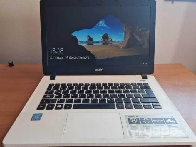 notebook Acer en buen estado