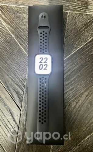 Reloj Apple Watch serie 7 45 mm versión Nike