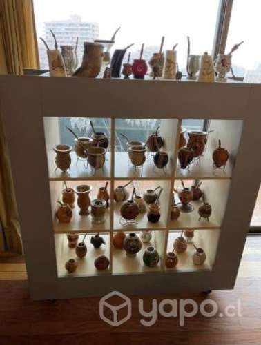 Colección de 87 mates/ 66 bombillas y mueble rueda