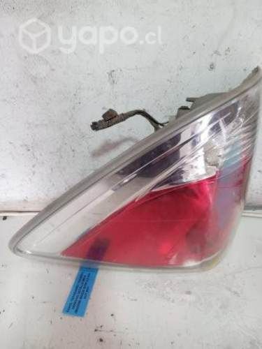Farol Tapabarro trasero Derecho Detalle Mica Mazda