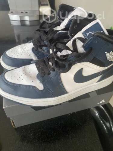 Zapatillas jordan azul marino