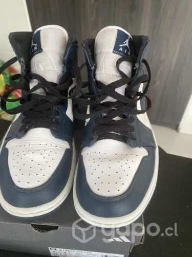 Zapatillas jordan azul marino