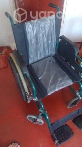 Silla de ruedas con cabecera antiescaras