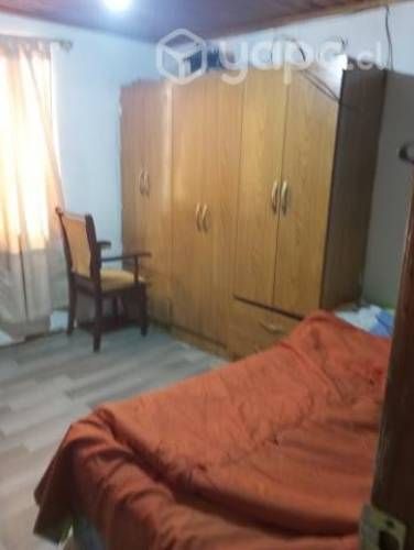 Se ofrece pieza amoblada