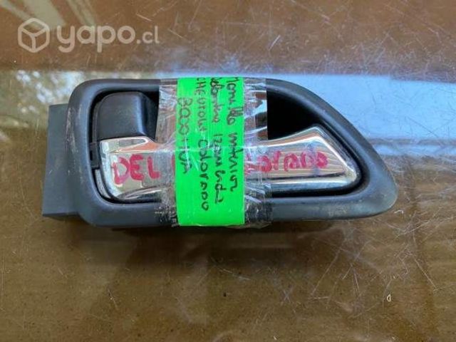 Manilla interior puerta del izq chv colorado 2010