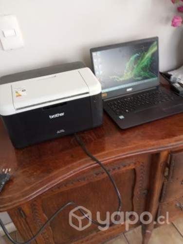 Notebook Acer Aspire + impresora brother 1202 nuev