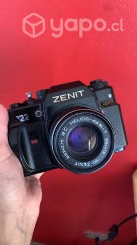 Cámara análoga Zenit 122