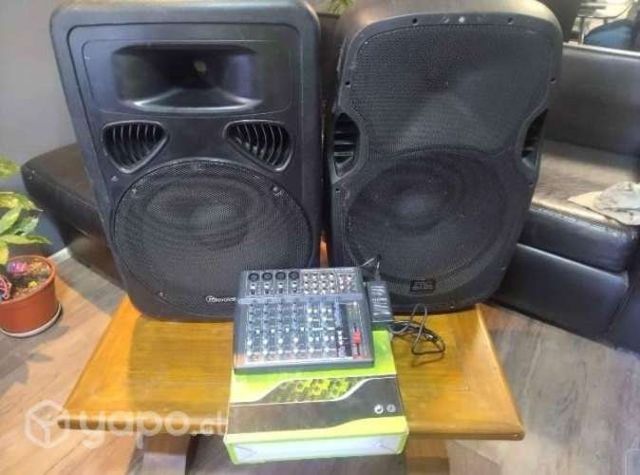 Parlantes (Probas y Microlab) + mesa de audio