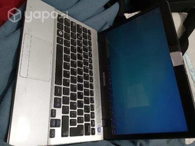 Laptop Samsung np300E4C