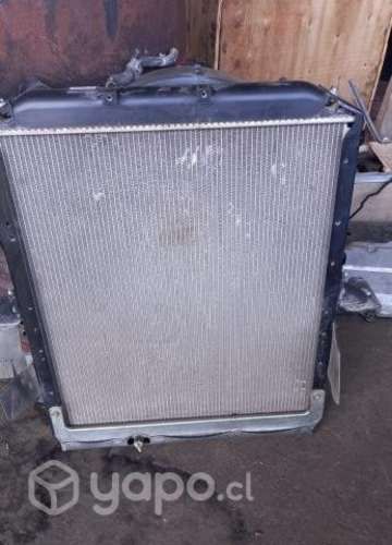 Radiador de agua hino xzu 2017