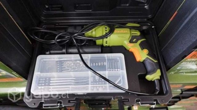Kit Taladro percutor 13 MM 650W + 50 accesorios