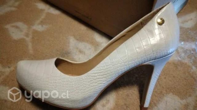 Zapatos nuevos y hermosos marca gacel