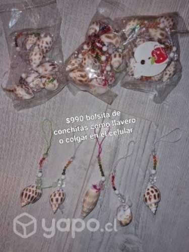 De todo un poco llaveros muñequeras cable usb etc