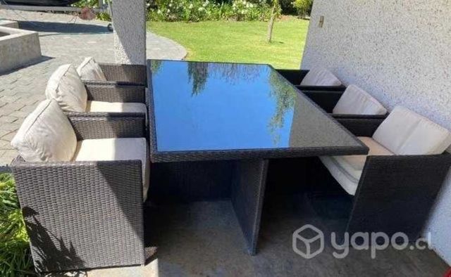Comedor terraza de Rattan. Con 6 sillones y 4 piso