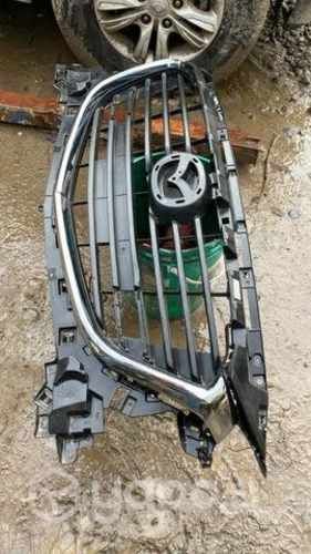 Máscara Mazda 3 2016