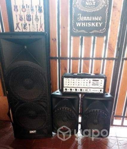 parlantes y mixer
