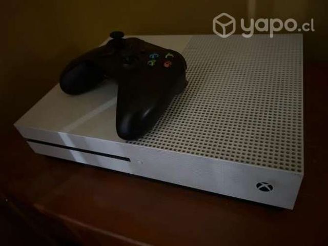 Xbox One S 1TB con mando y juegos Far Cry 5, Gta V