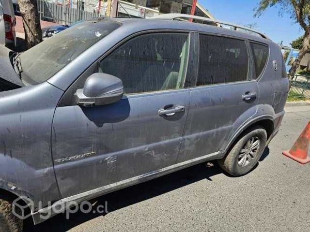 Puerta ssangyong rexton 2014