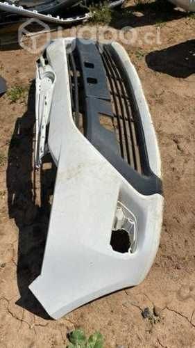 Parachoque Toyota yaris 2016