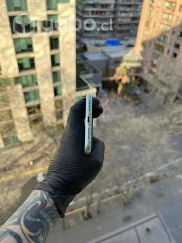 IPhone 11 Verde menta 128GB, seminuevo sin caja