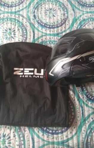 Casco zeus original
