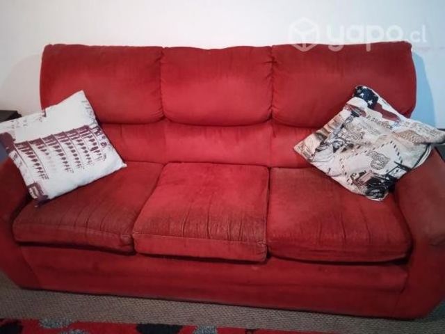 Sofá rojo tres cuerpos