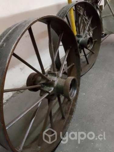 Ruedas de fierro forjado antiguas