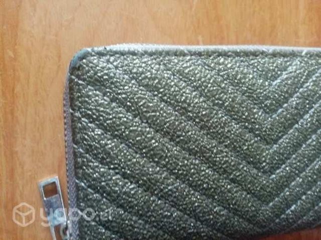 Billetera dorada buen estado