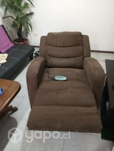 Sillón de masaje reclinable de felpa café