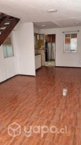 Arriendo casa de dos pisos