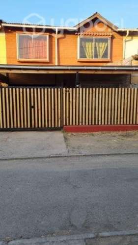 Arriendo casa de dos pisos