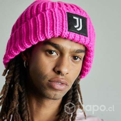 Juventus Hermoso Gorro Fibra Tejido a Mano C/ Logo