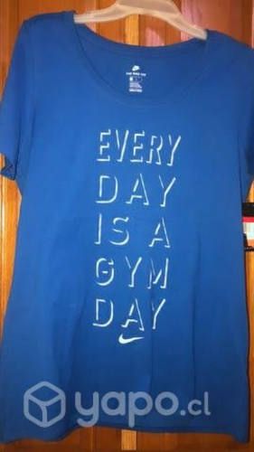 Polera NIKE mujer