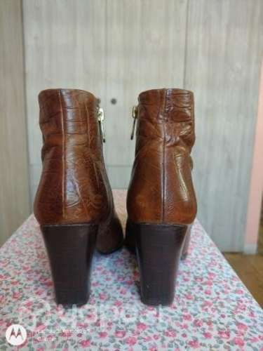 Botines de cuero talla 36 Pollini