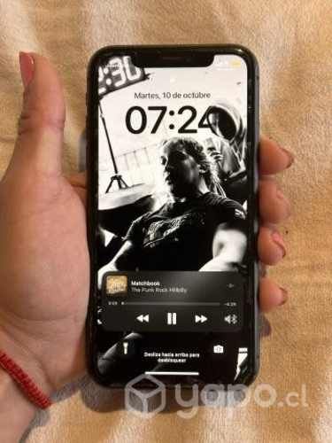 IPhone 11 64GB - Usado, con 80% batería