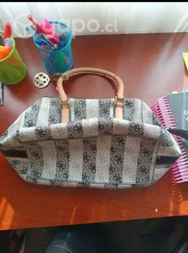 2 carteras Guess (usadas) 1 Aldo (nueva)