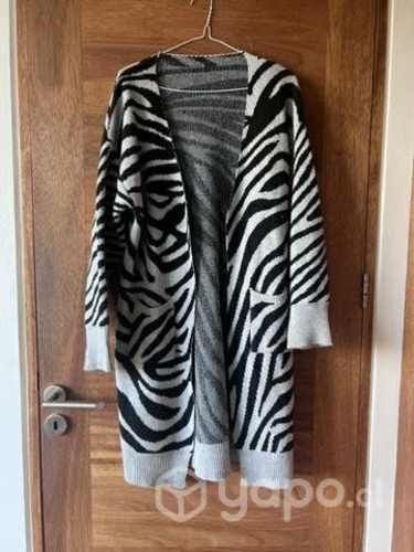 Cárdigan cebra largo