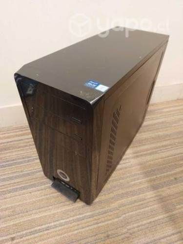 Computador Desktop Gear más accesorios