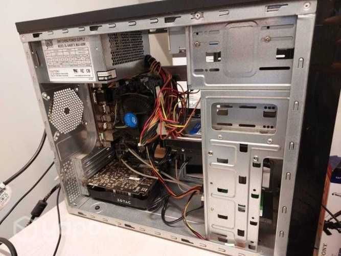 Computador Desktop Gear más accesorios