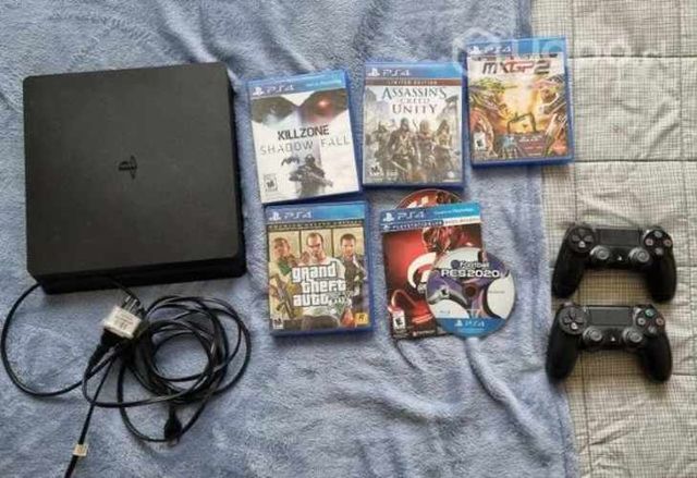 PS4 usada + 6 juegos