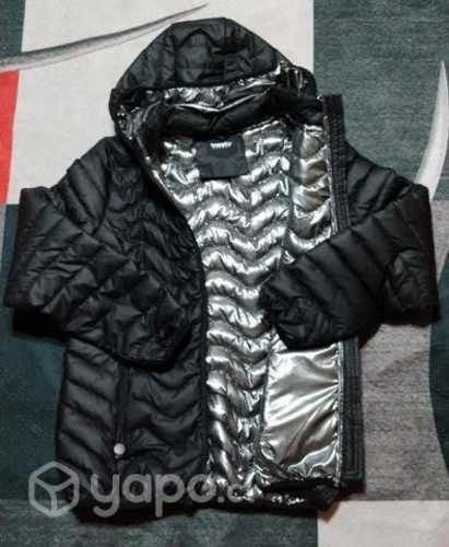 Chaqueta negra y cafe